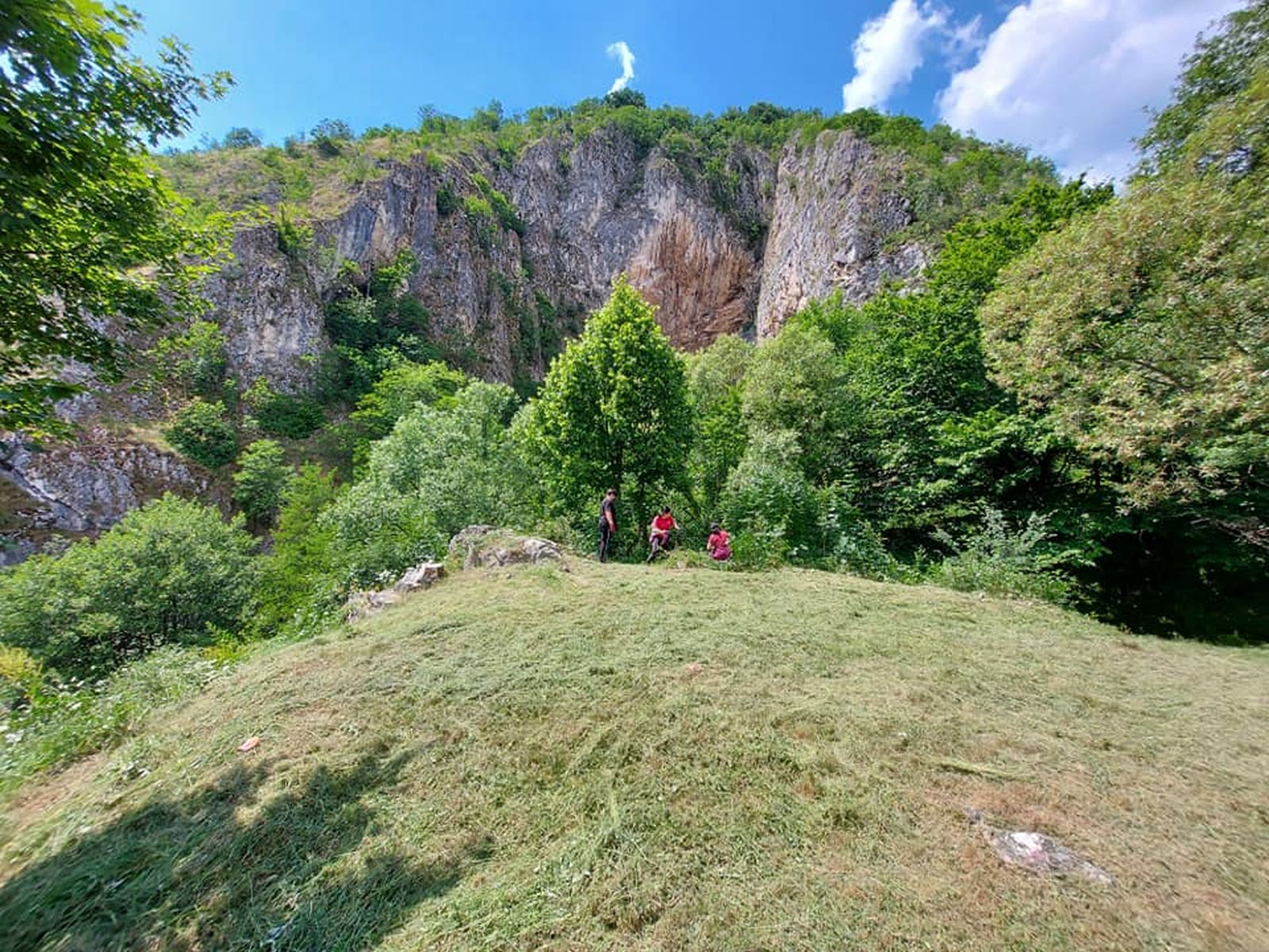 Pećina i okolina